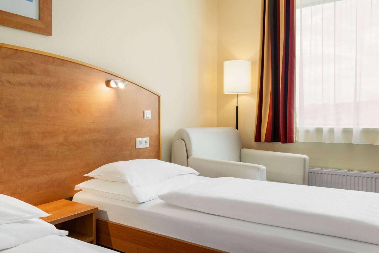 Amedia Express Prague, Trademark Collection By Wyndham Exterior photo