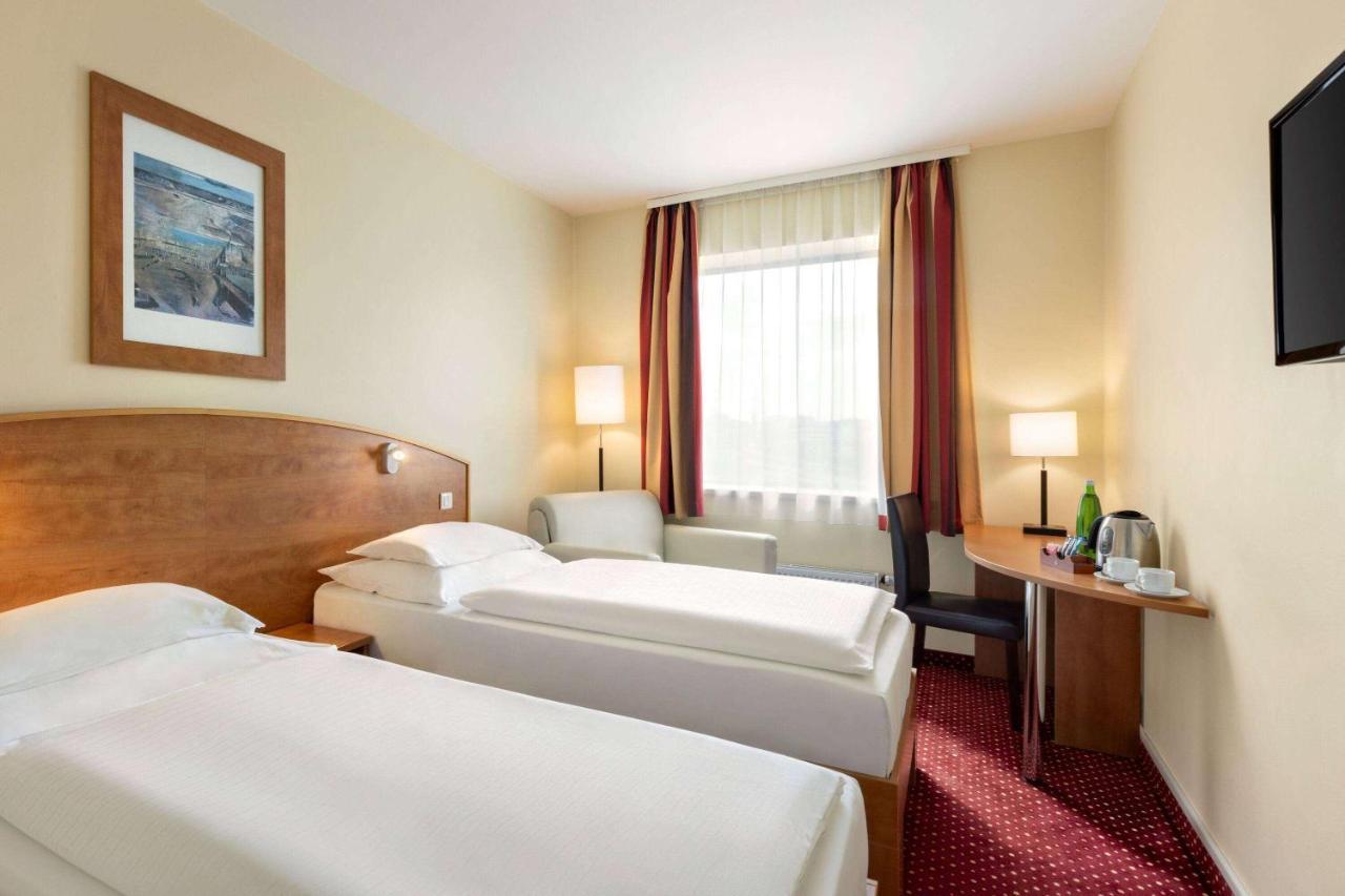 Amedia Express Prague, Trademark Collection By Wyndham Exterior photo