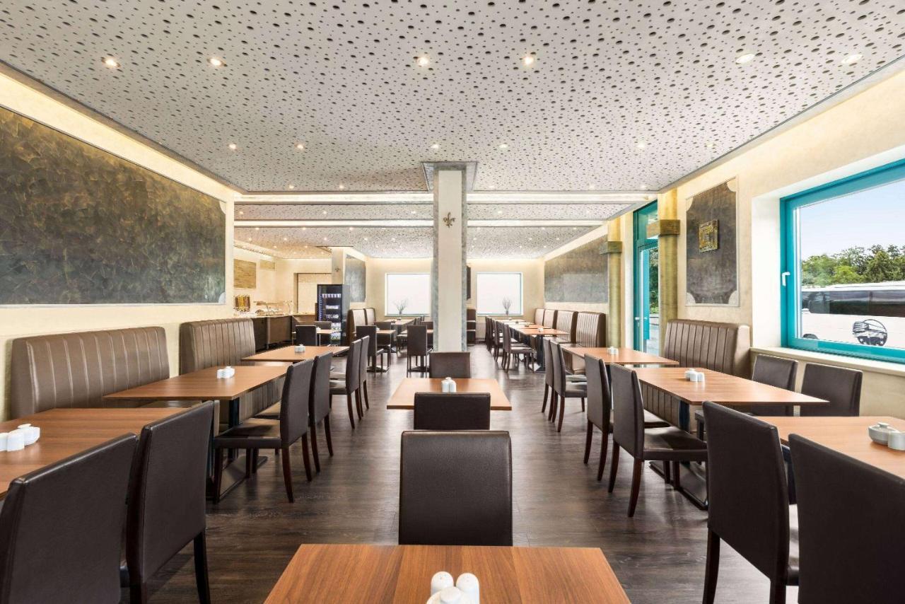 Amedia Express Prague, Trademark Collection By Wyndham Exterior photo